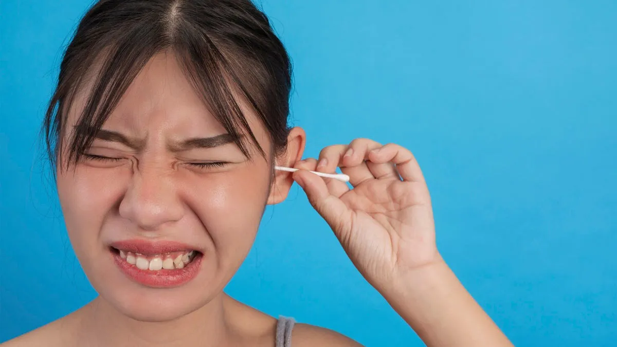 Earbuds-For-Ear-Cleaning-inside