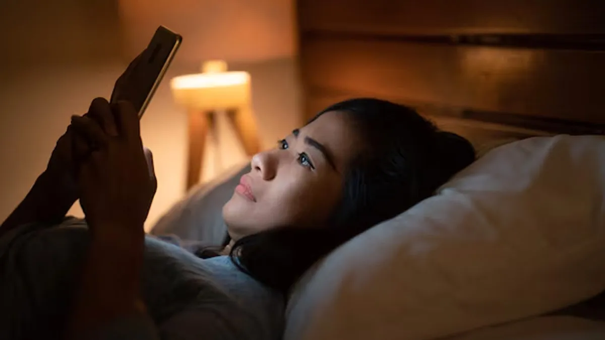 effects-of-phone-on-eyes-Inside