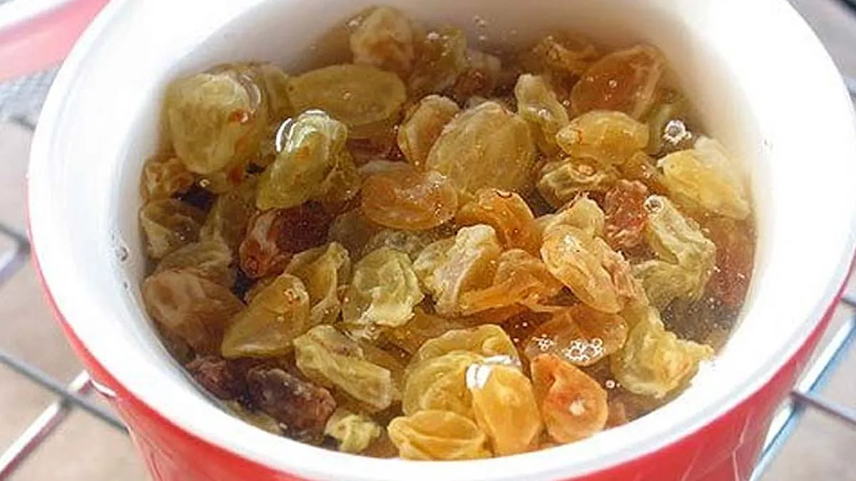 benefits of eating soaked raisins on an empty stomach in the morning 01