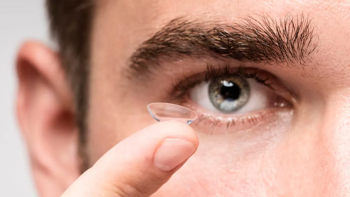contact-lens-wearing-mistakes-inside