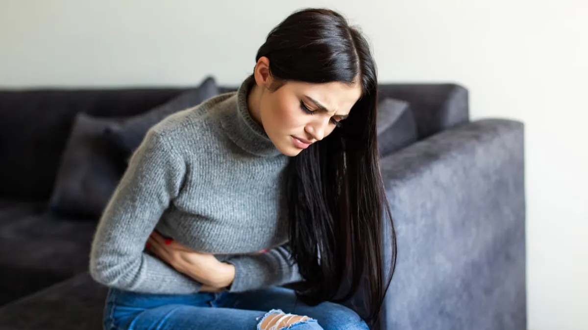 who should avoid eating raw garlic daily