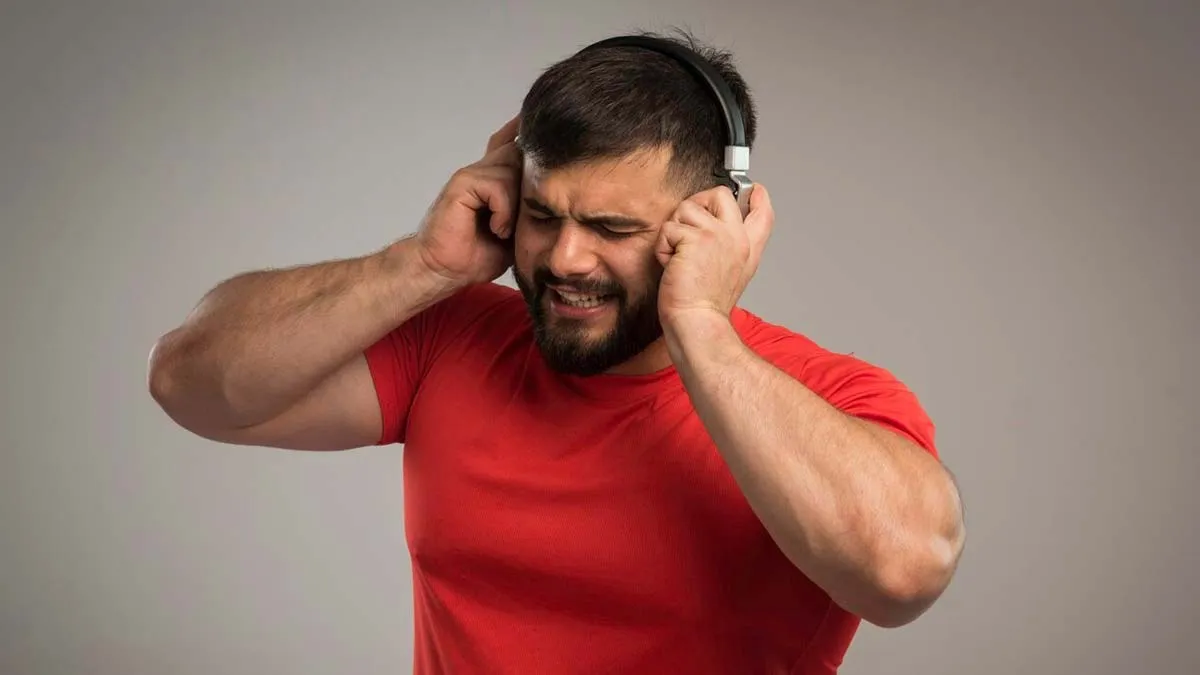 Side-effects-of-listening-to-loud-music