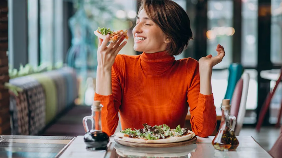how soon should you eat food after a workout