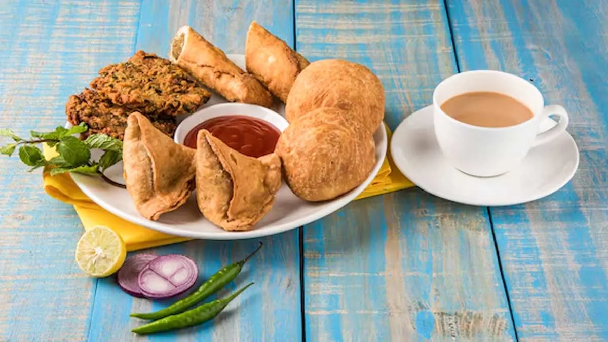 fried-foods-with-tea