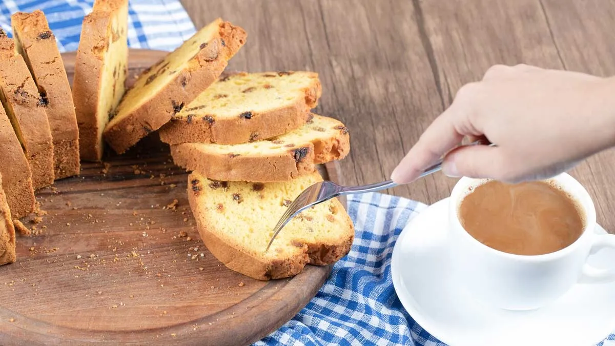 rusk-with-tea