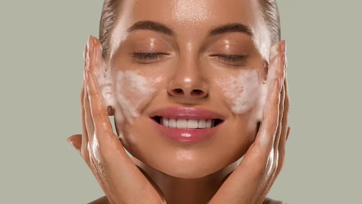 salicylic-acid-face-wash-daily-use-is-safe-or-not