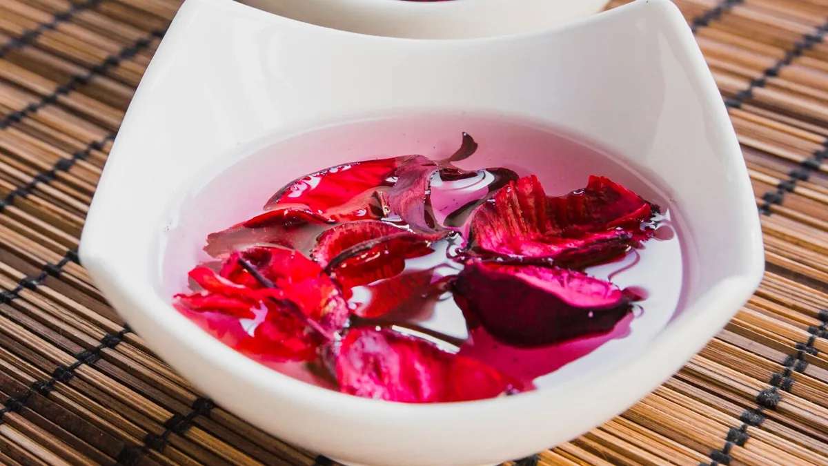 rose-water-for-body-odor
