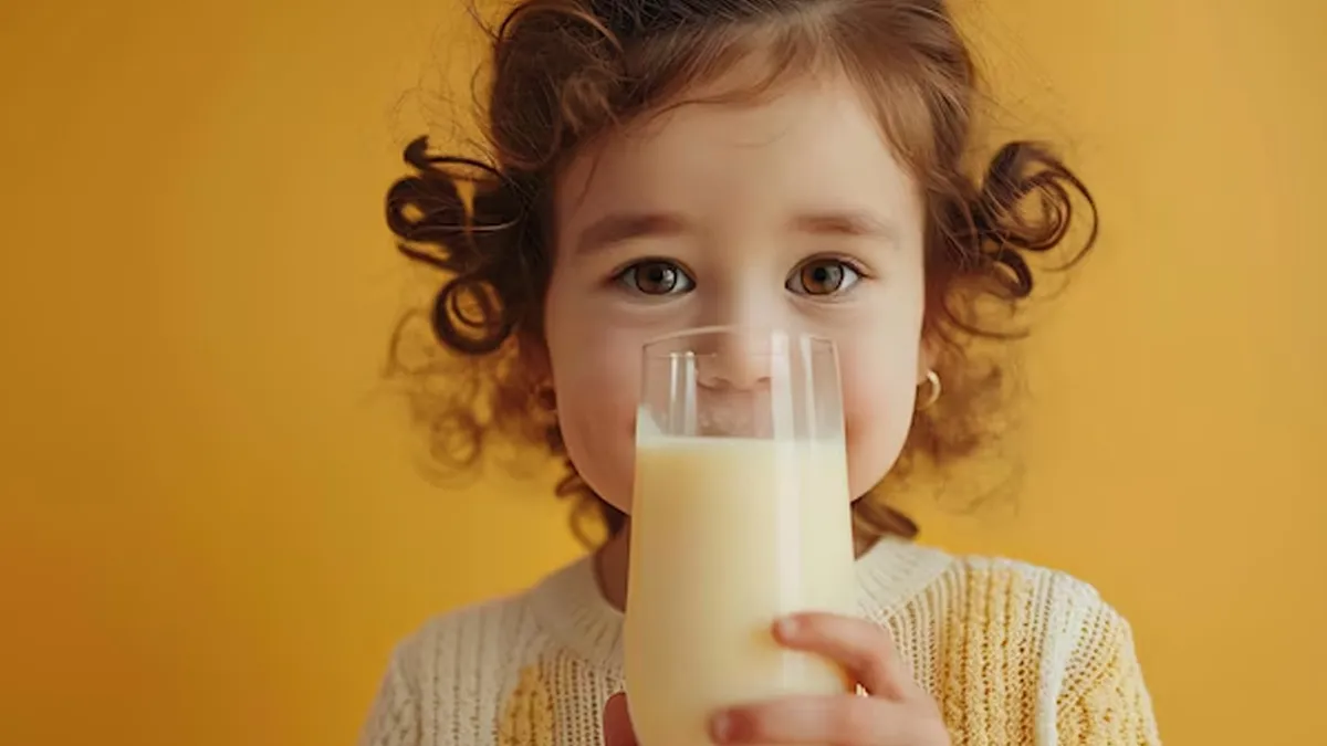 at what age can you safely give turmeric milk to your children 01