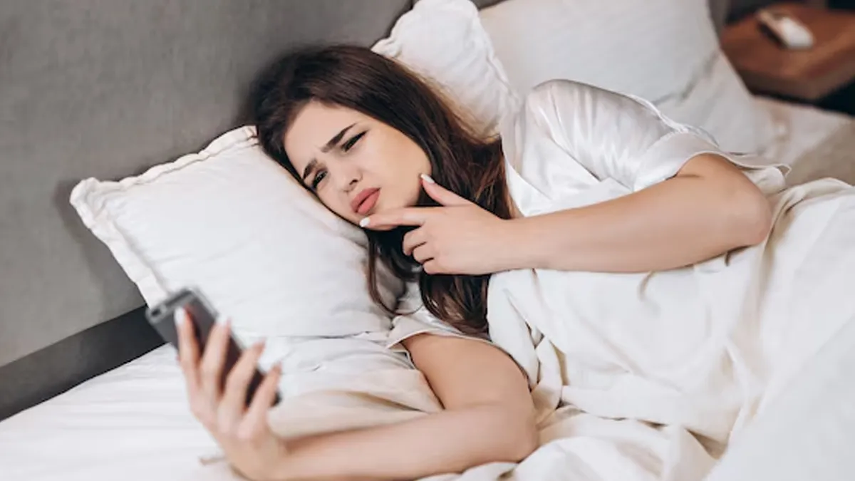 Habit Of Watching Reels In Bed Before Sleep Affects Sleep Quality Or Not