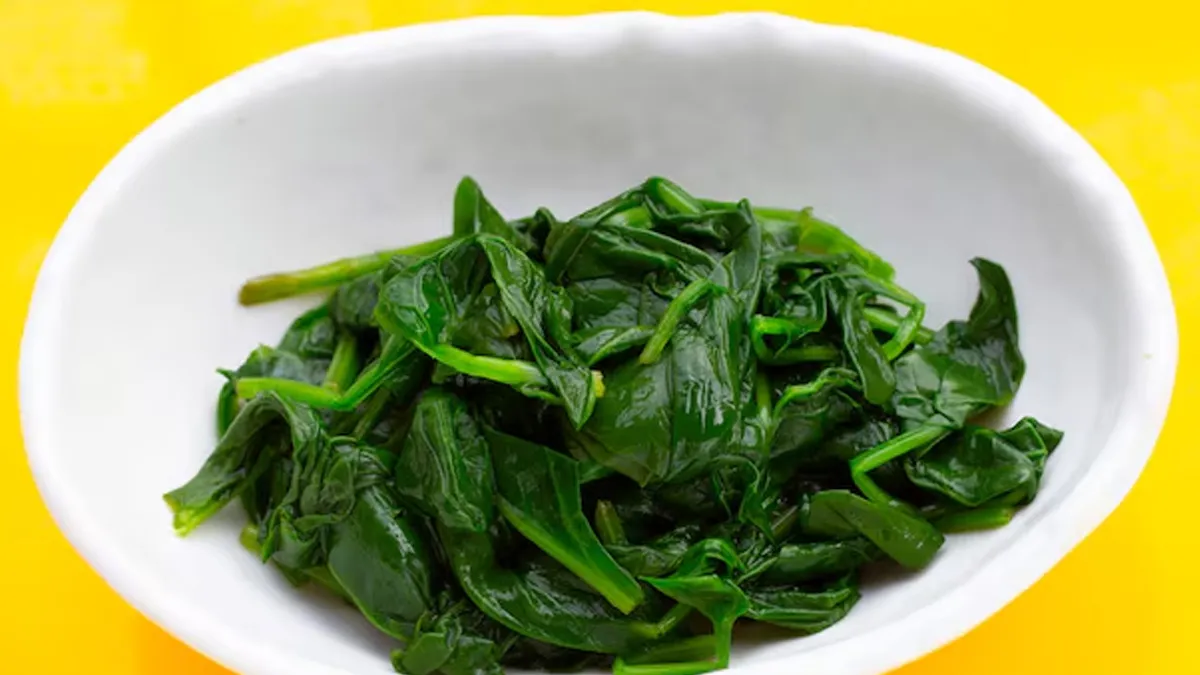 spinach-benefits-for-kids-main