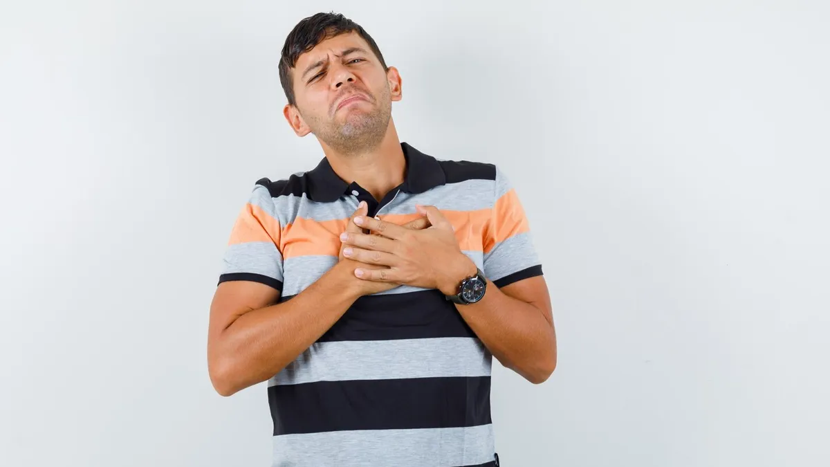 when is sudden sweating restlessness and chest heaviness an emergency 01