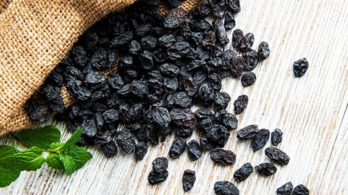 Benefits of Black Raisins