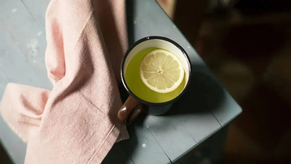 Green Tea with Lemon: கிரீன் டீயில் எலுமிச்சை சாறு கலந்து குடிப்பது இவ்வளவு நல்லதா பயன்கள் இங்கே!