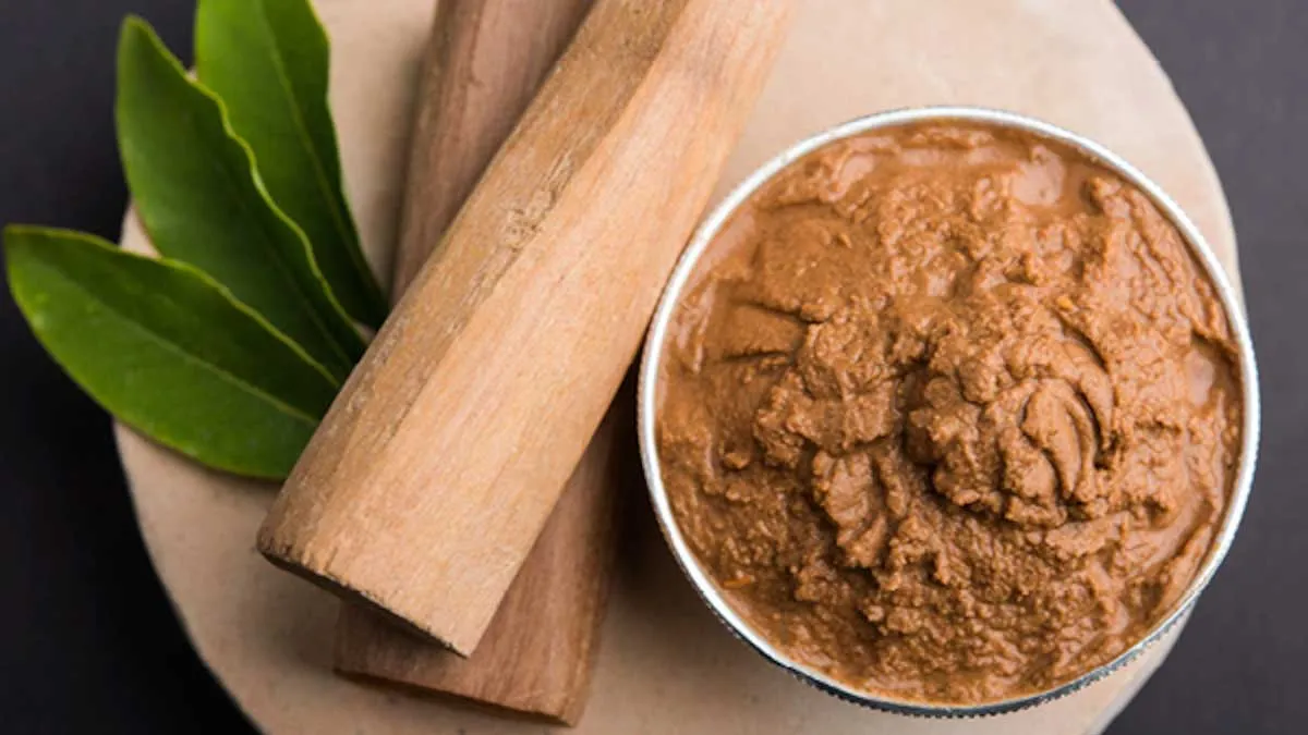 Sandalwood Powder: மழைக்காலத்தில் சந்தனப் பொடியை முகத்தில் தடவினால் இந்த 4 பிரச்சனைகள் தீரும்!