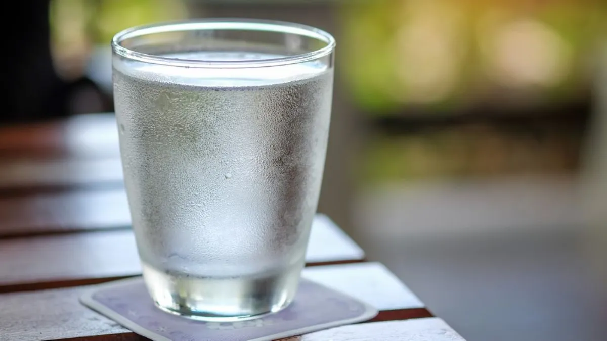 Water After Meals: அட உங்களுக்கு சாப்பிட்ட பின் ஜில்லுன்னு தண்ணீர் குடிக்கும் பழக்கம் இருக்கா?