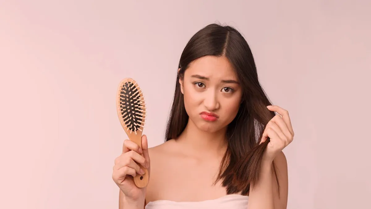 Vitamin E for Hair: வைட்டமின் ஈ குறைபாடு முடி உதிர்வை ஏற்படுத்துமா? நிபுணர்கள் கூறுவது என்ன?