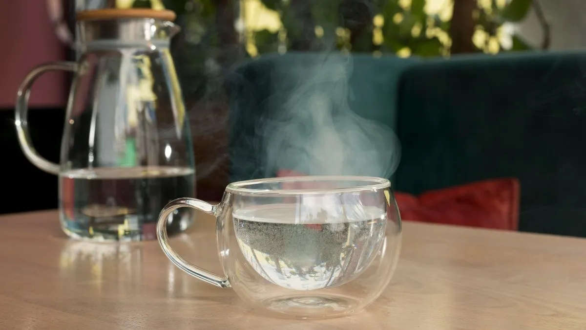 Drinking Hot Water: சூடு தண்ணீர் குடித்தால் இரத்த சர்க்கரை அளவு குறையுமா? உண்மை இங்கே!