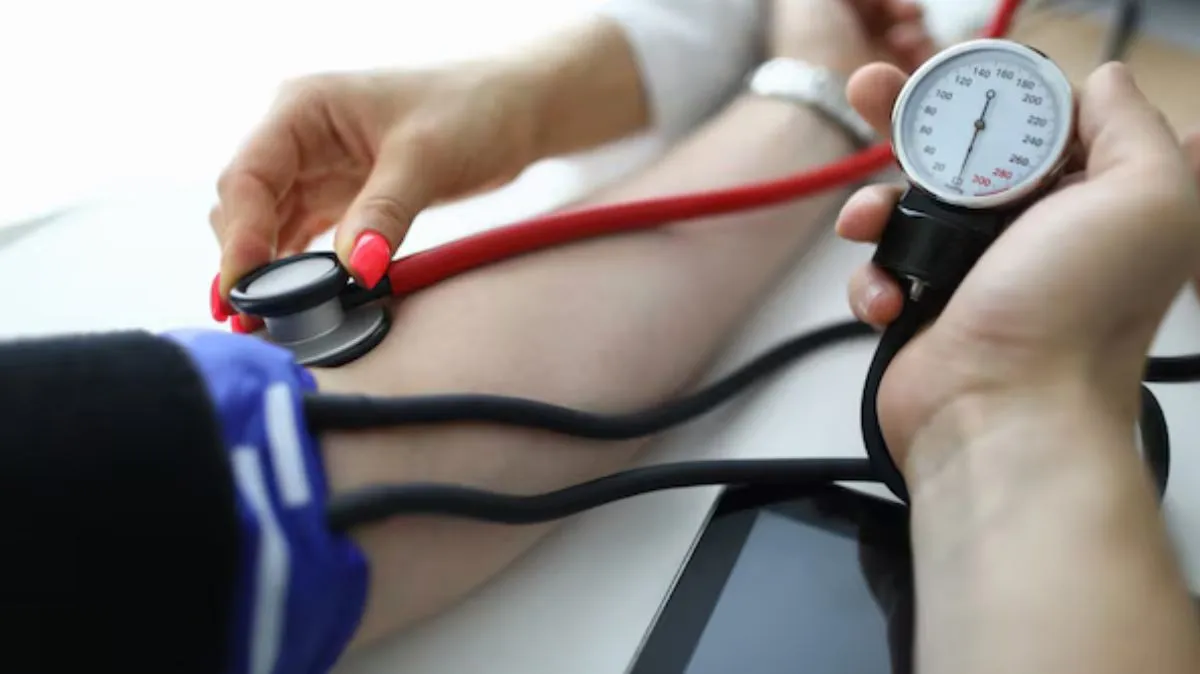 Hypertension Reduce Tips: உயர் இரத்த அழுத்தத்தைக் குறைக்க உதவும் உடற்பயிற்சிகள்!