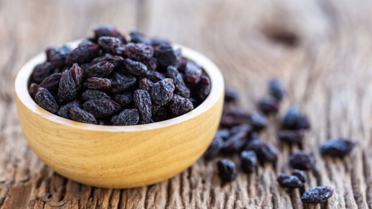 Benefits of Black Raisins In Pcos
