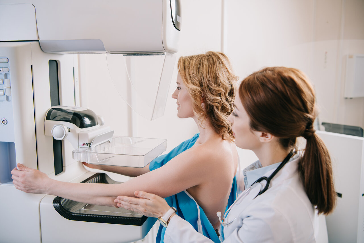 Breast Size and Cancer: பெரிய மார்பகம் உள்ளவர்களுக்கு புற்றுநோய் வருமா? உண்மை என்ன?