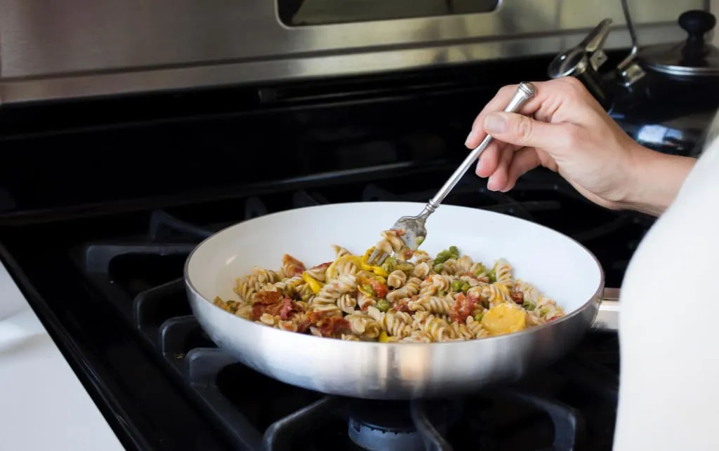 Reheating Food: ஃப்ரிட்ஜில் வைத்த உணவை மீண்டும் சூடுபடுத்தி சாப்பிடுவது நல்லதா?