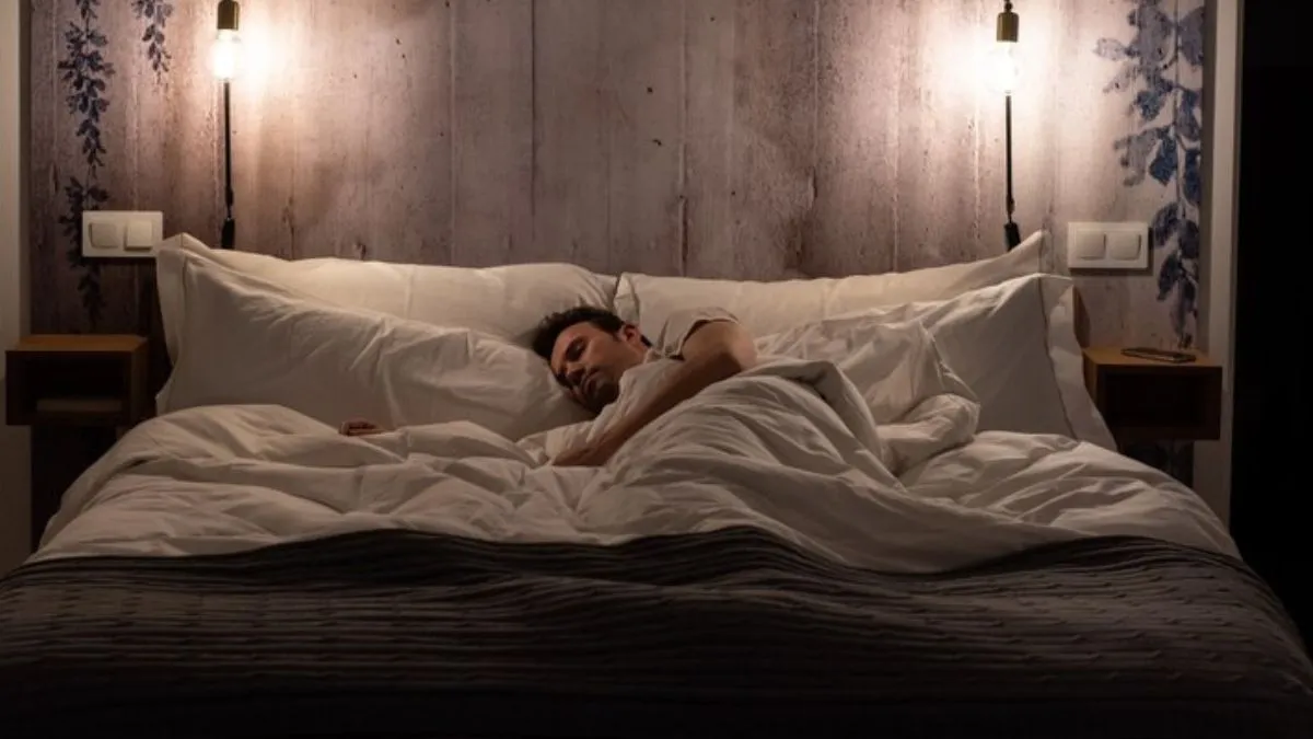 Dark room sleep benefits: வெளிச்சம் இல்லாத இருட்டான அறையில் நாம் ஏன் தூங்கணும் தெரியுமா?