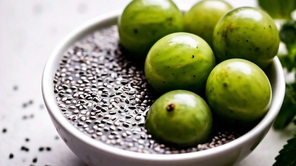 Amla chia seeds water: தினமும் ஆம்லா ஜூஸ் உடன் சியா விதை தண்ணீர் குடிப்பதால் என்னாகும் தெரியுமா?
