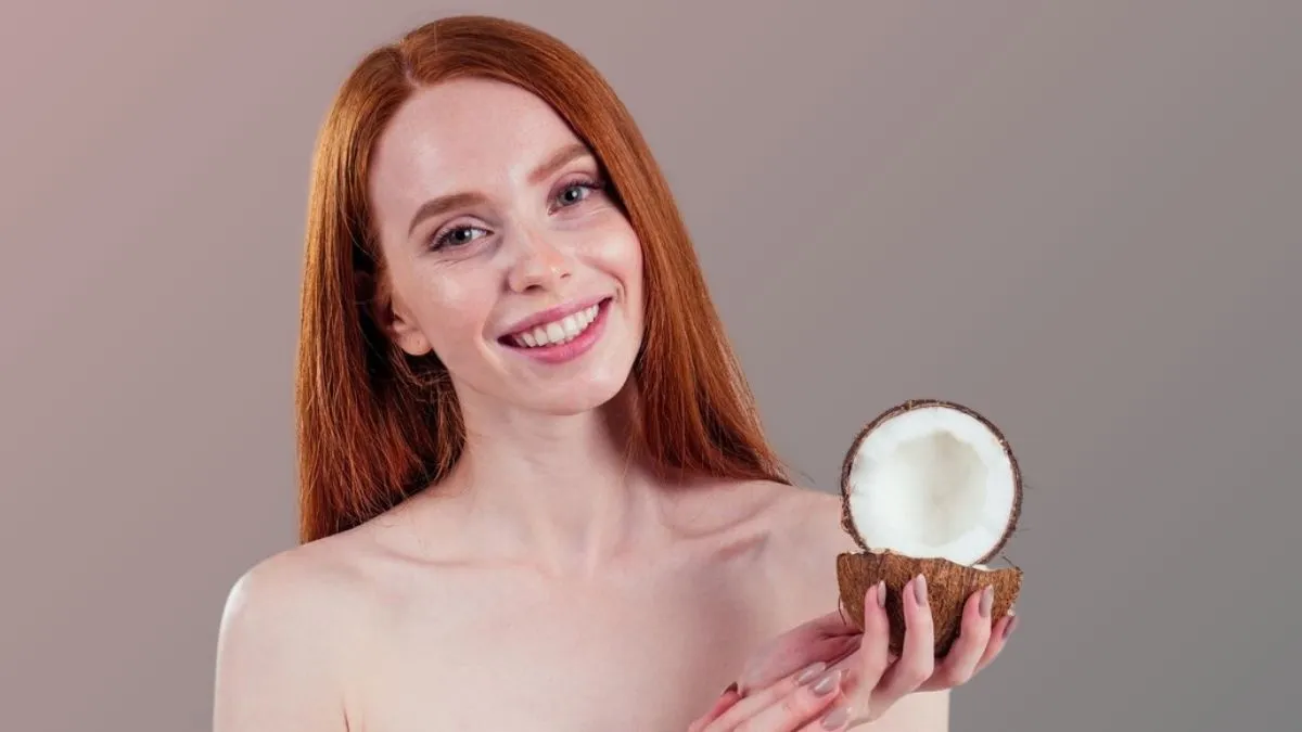 Coconut oil on face: இரவு தூங்கும் முன் முகத்தில் தேங்காய் எண்ணெய் தடவுவதால் என்ன மாற்றங்கள் ஏற்படும் தெரியுமா?