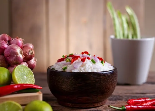Curd Rice With Onion: தயிர் சாதத்துடன் பச்சை வெங்காயம் சாப்பிடுவது உடலுக்கு நல்லதா?