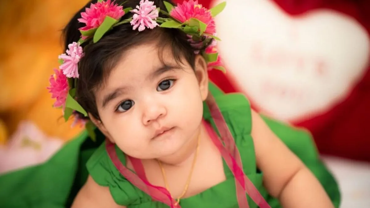 Tamil girl names: உங்க பெண் குழந்தைக்கு அழகான தமிழ் பெயர் வைக்கணுமா? இதோ உங்களுக்கான சூப்பர் பெயர்கள்