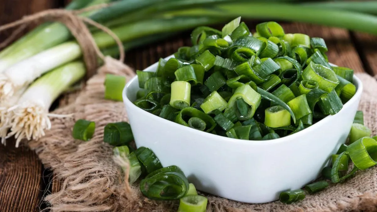 Spring onion benefits: வெங்காயத்தாள் சாப்பிடுவதால் என்னென்ன ஆரோக்கிய நன்மைகள் கிடைக்கும் தெரியுமா?