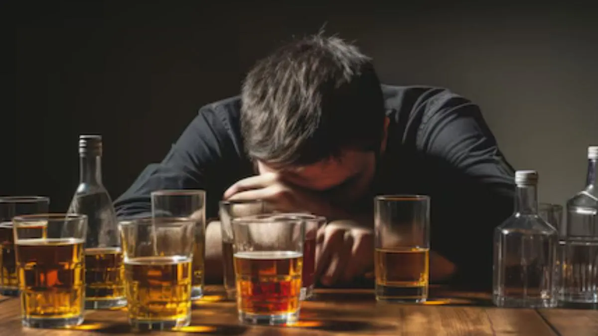 Alcohol Addiction: தவறியும் மதுபானம் குடித்ததற்கு பின் இதை படிக்க வேண்டாம்., புலிவாலை பிடித்த கதையாகி விடும்!