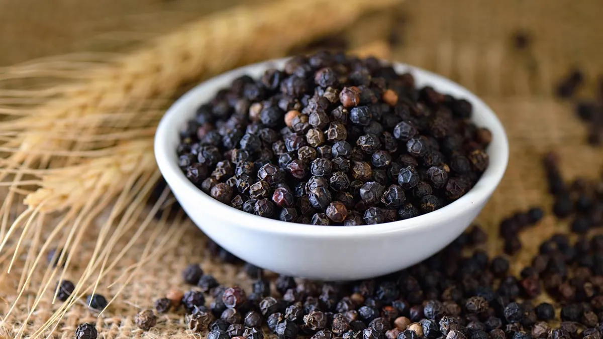Black Pepper: இந்த பிரச்சனை உள்ளவர்கள் மறந்து கூட கருப்பு மிளகு சாப்பிடக்கூடாது! ஏன் தெரியுமா?