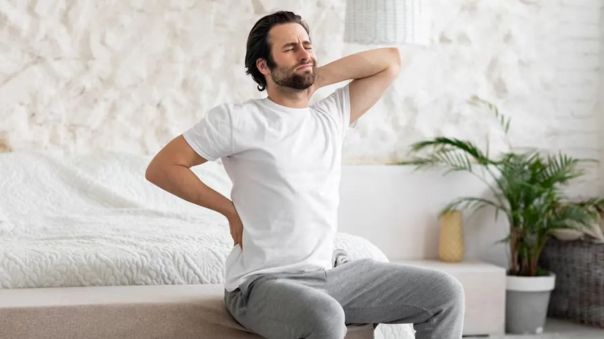 Back pain exercises: நீண்ட நேரம் உட்கார்ந்து முதுகு வலியால் அவதியா? உடனே சரியாக இந்த எக்சர்சைஸ் செய்யுங்க