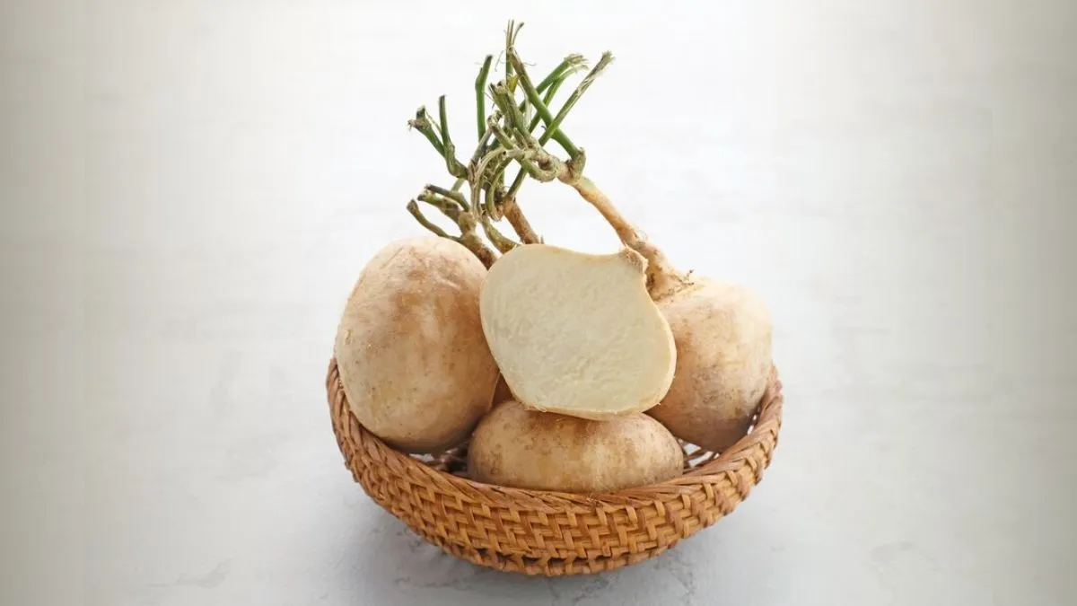 Jicama health benefits: எடையிழப்பு முதல் எலும்பு ஆரோக்கியம் வரை! பல நன்மைகளை அள்ளித் தரும் ஜிகாமா