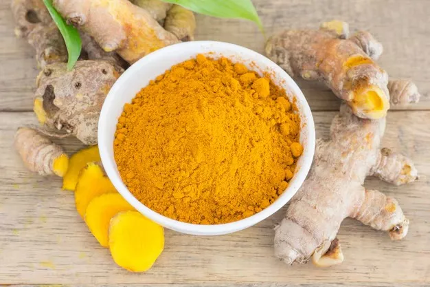 Powder Or Raw Turmeric: மஞ்சள் தூளை விட பச்சை மஞ்சள் சிறந்ததா? எதை எப்போது, ​​எப்படிப் பயன்படுத்த வேண்டும்?