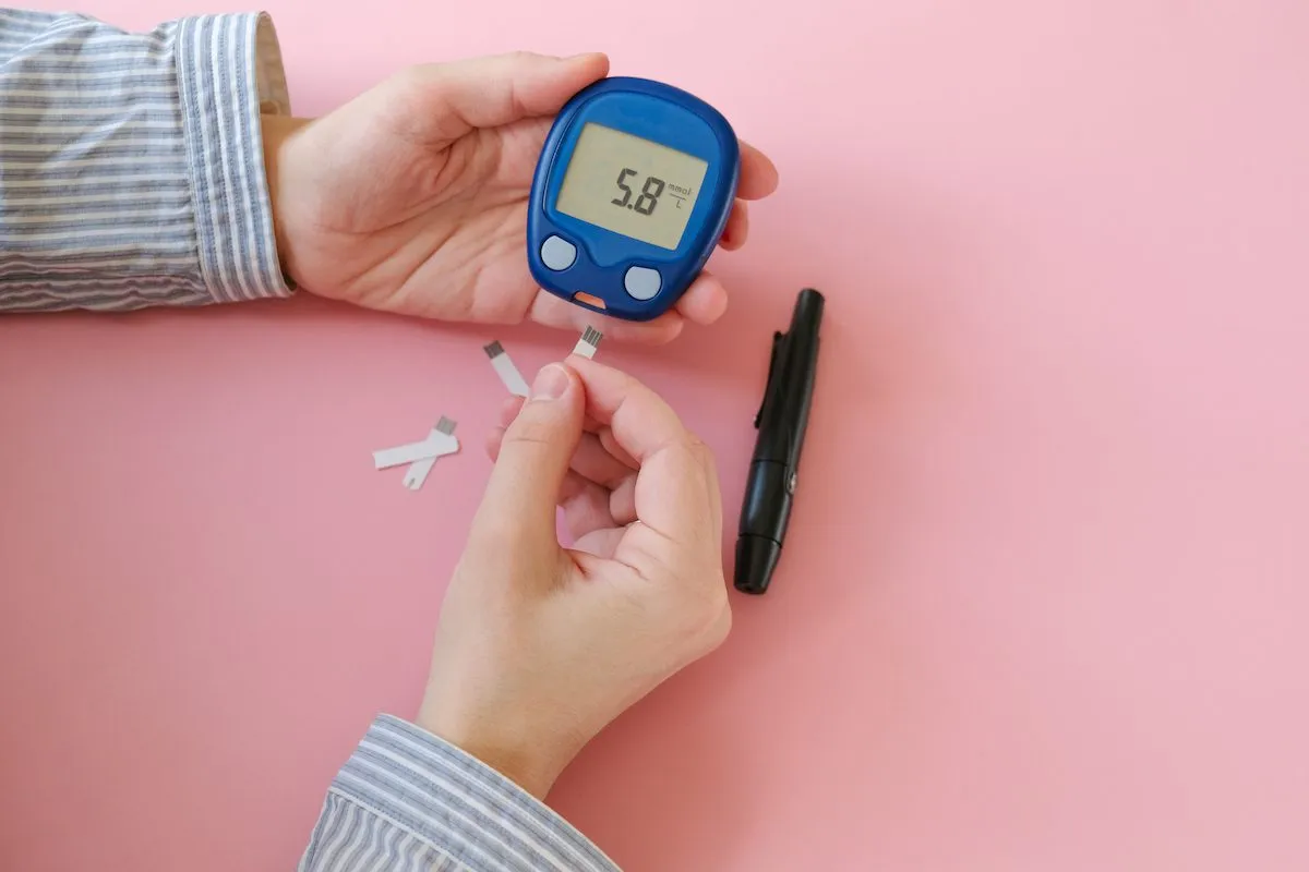 Blood sugar chart: உணவுக்கு முன்னும் பின்னும் சர்க்கரை லெவல் எவ்வளவு இருக்கணும் தெரியுமா?