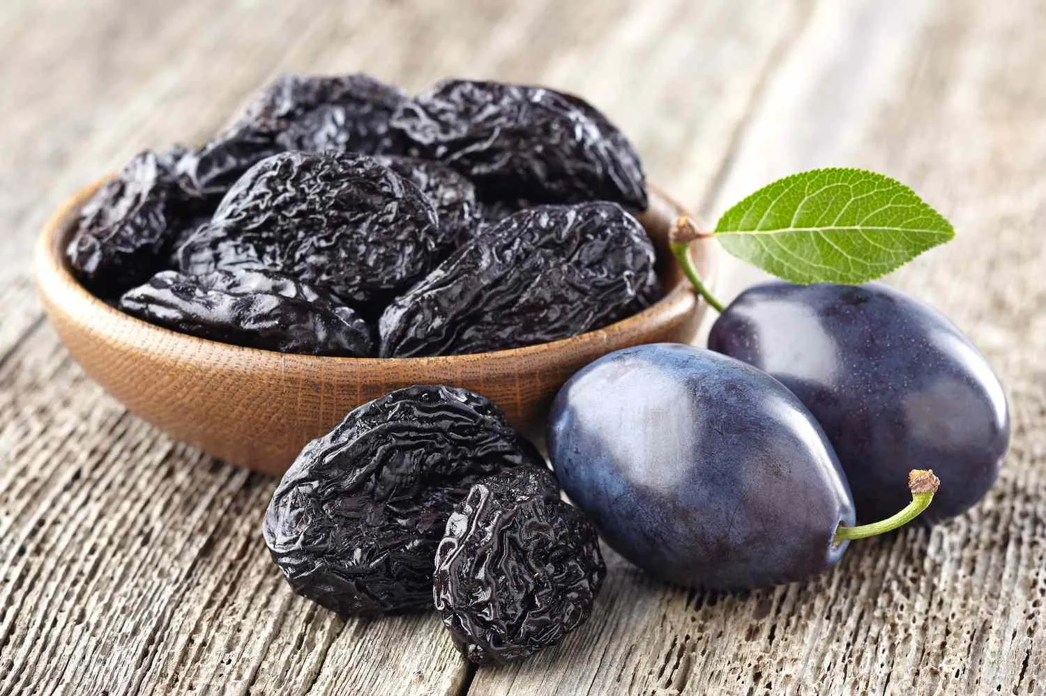 Raisins: உலர்ந்த பிளம்ஸை யார் சாப்பிடக்கூடாது? ஏன் என தெரிந்து கொள்ளுங்கள்!