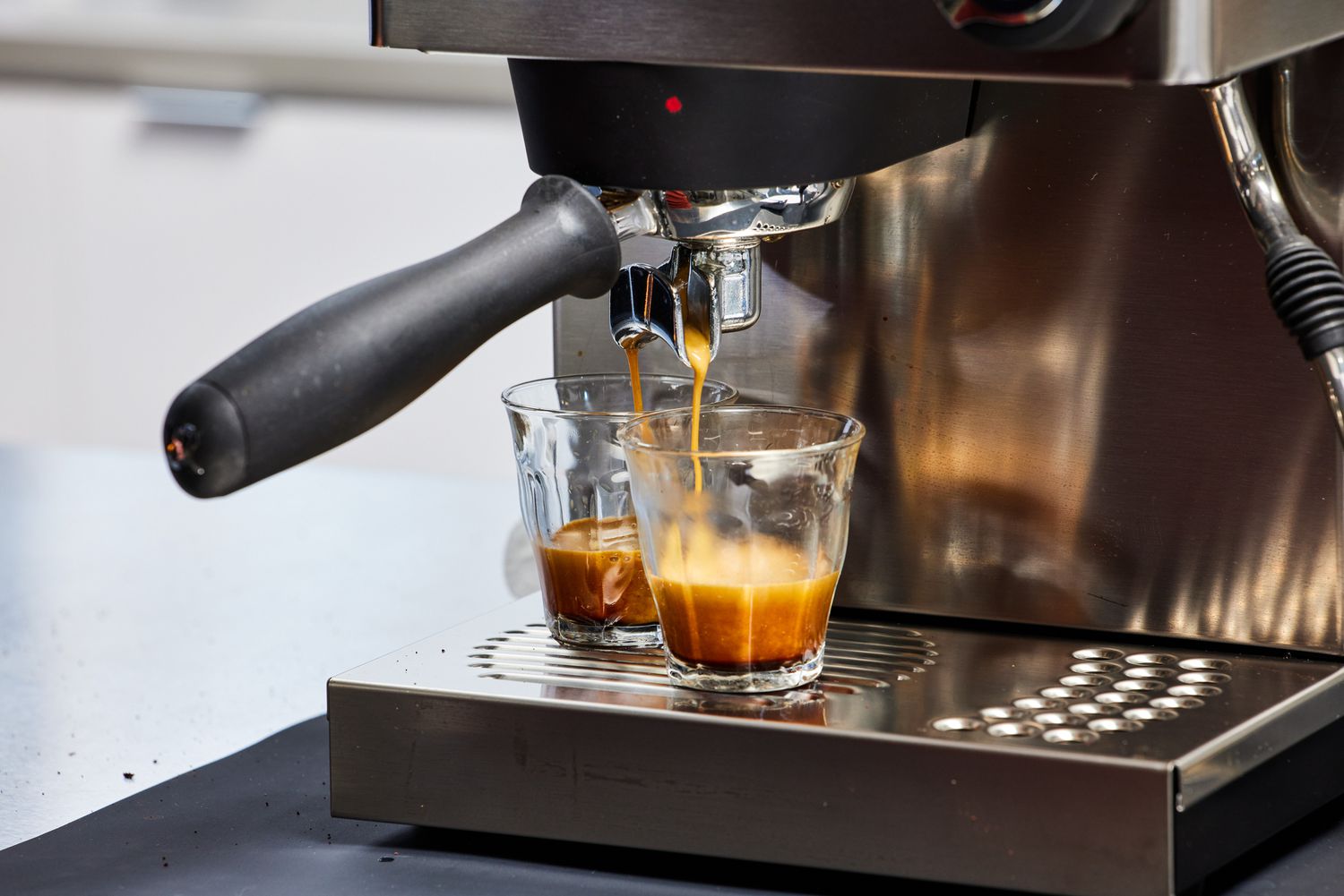 Machine Coffee: அடிக்கடி நீங்க மெஷின் காபி குடிப்பவரா? இதனால் எவ்வளவு பிரச்சனை வரும் தெரியுமா?