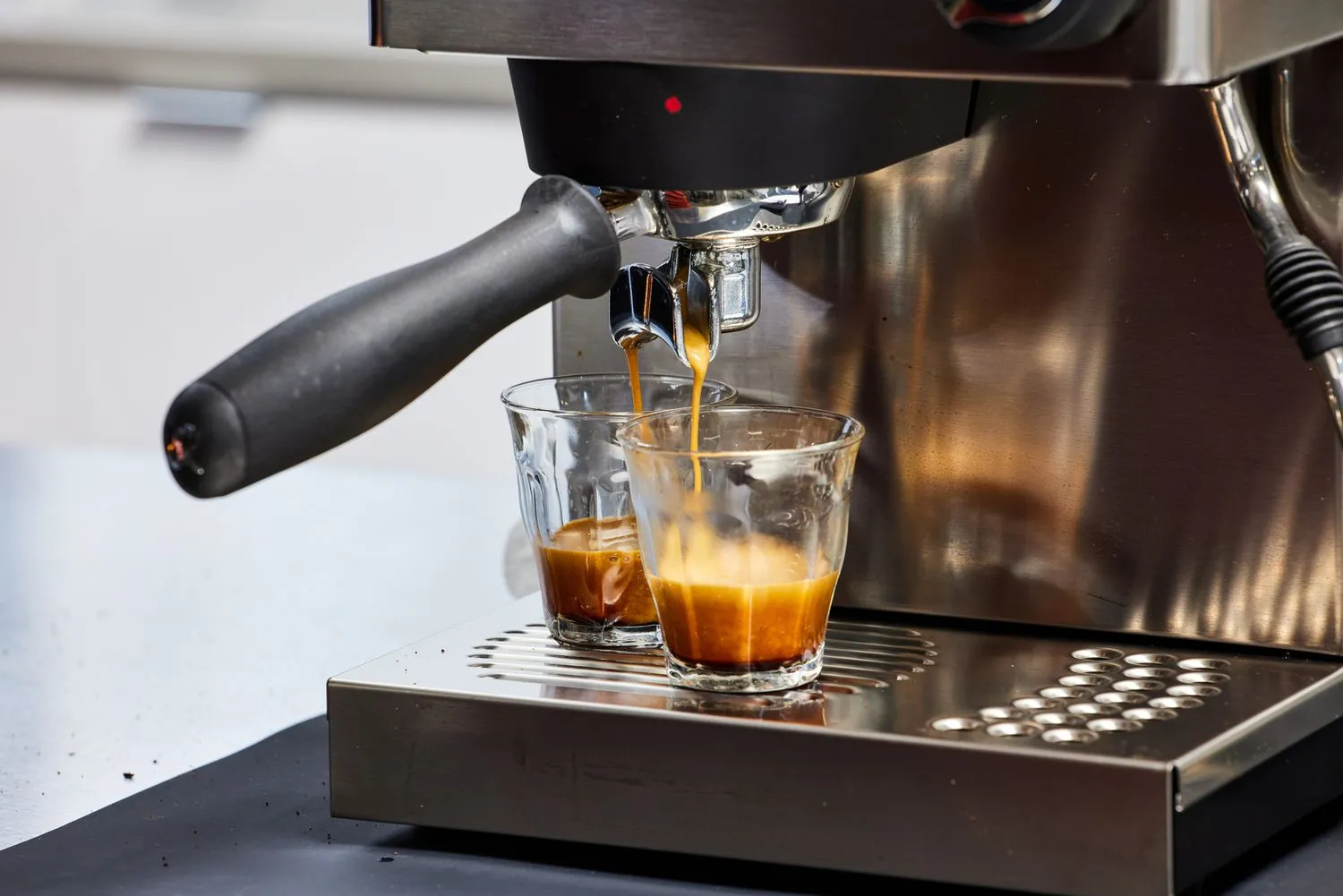 Machine Coffee: அடிக்கடி நீங்க மெஷின் காபி குடிப்பவரா? இதனால் எவ்வளவு பிரச்சனை வரும் தெரியுமா?