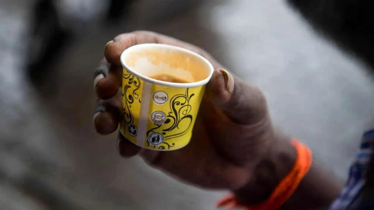 Paper Cup And kidney: பேப்பர் கப்பில் டீ, காஃபி குடிப்பவரா நீங்க? இது உங்க சிறுநீரகத்தை சேதப்படுத்தும் தெரியுமா?