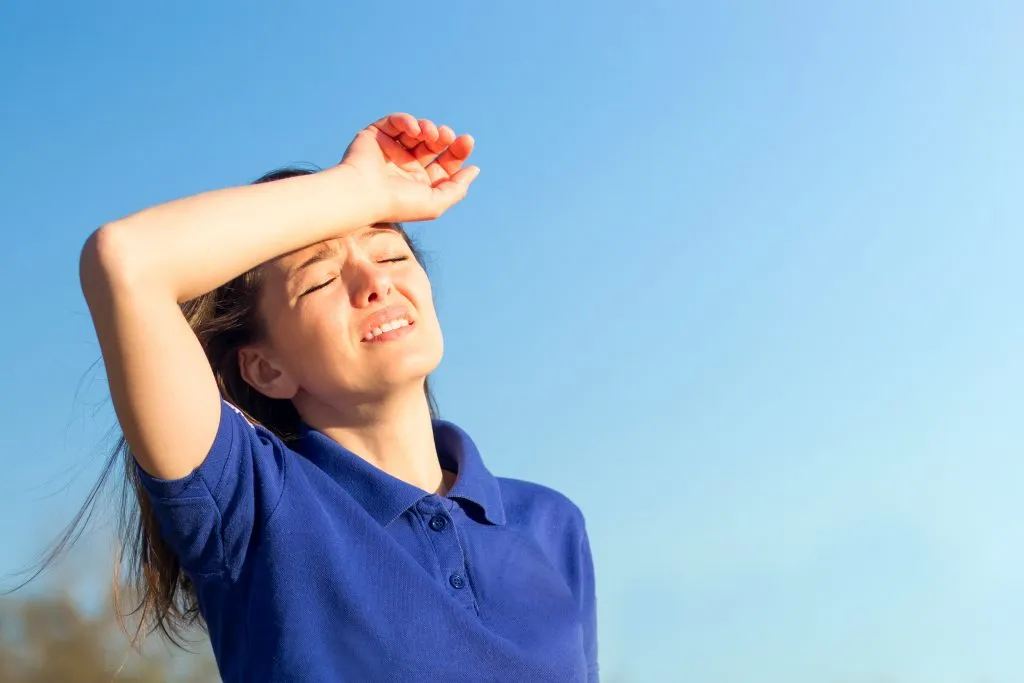 Heat Headache: வெயில் தாக்கத்தால் உங்களுக்கு அடிக்கடி தலைவலி வருதா? உடனடி நிவாரணம் பெற வீட்டு வைத்தியம்!