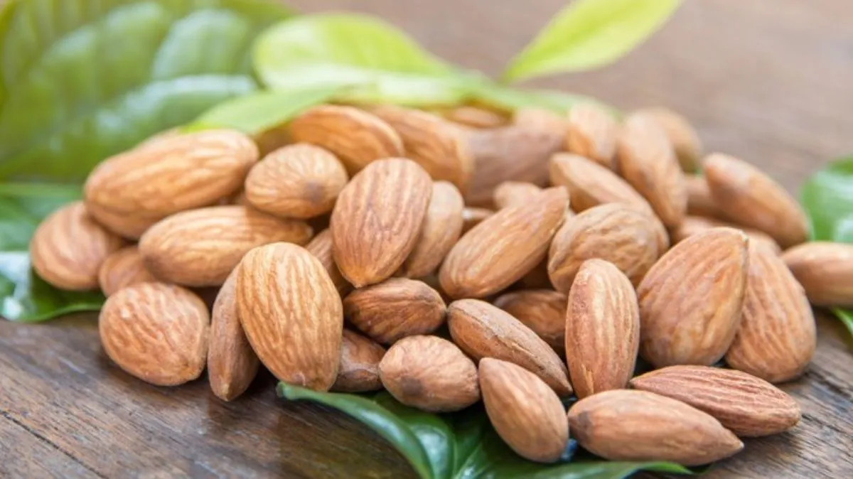 இந்த பொருட்களை பாதாமுடன் ஒருபோதும் சாப்பிடாதீர்கள்