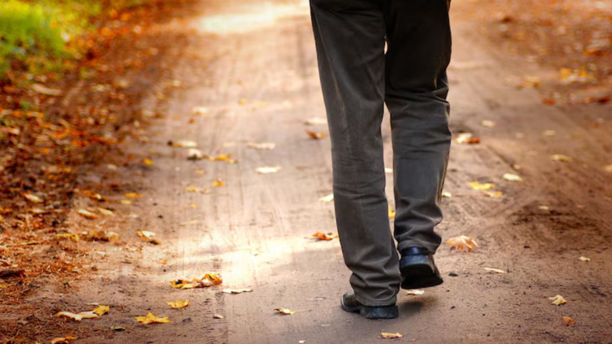 pinnadi nadapathu thoppai kuraiyuma