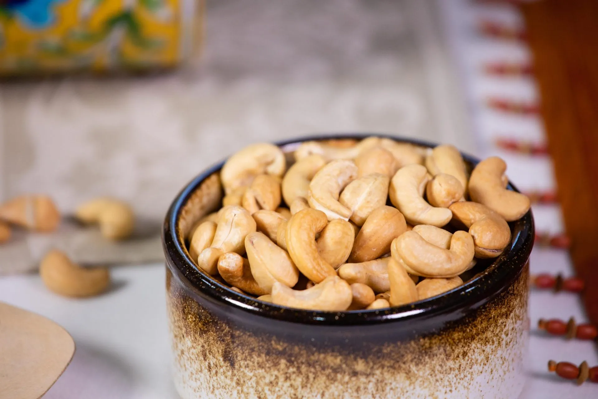 Cashews: வெயில் காலத்தில் முந்திரி சாப்பிடுவது நல்லதா? யாரெல்லாம் மறந்தும் முந்திரி சாப்பிடக்கூடாது தெரியுமா?