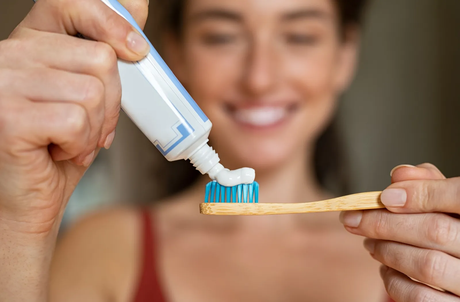 Toothpaste: ஃப்ரெஷ் நிறையா பேஸ்ட் வைத்து பல் துலக்குபவரா நீங்க? இது எவ்வளவு ஆபத்து தெரியுமா?