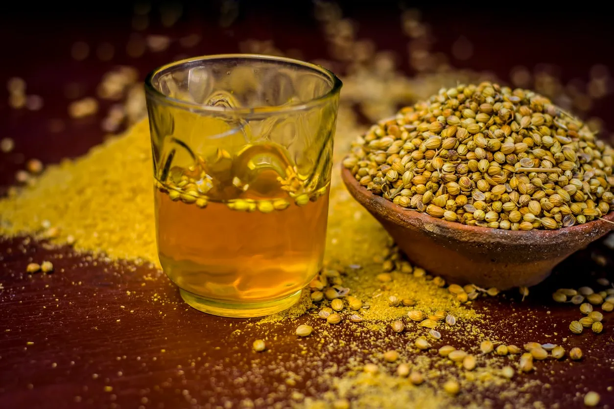 இவங்க எல்லாம் தப்பித் தவறிக்கூட கொத்தமல்லி தண்ணீர் குடிக்கக்கூடாது - ஏன் தெரியுமா?