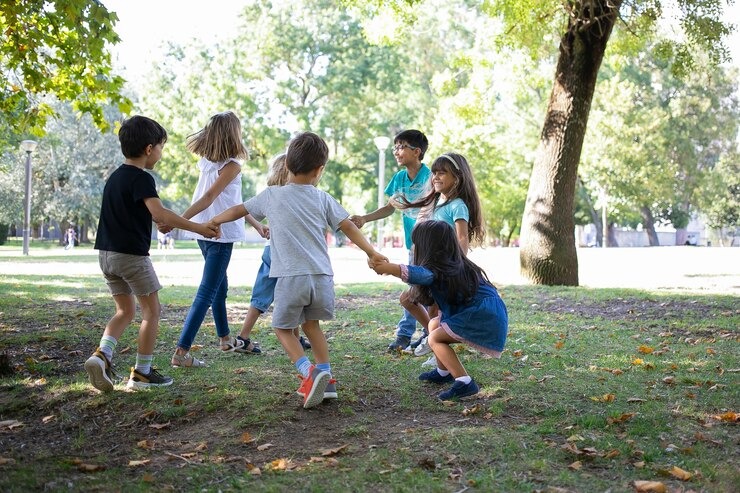 happy-children-playing-together