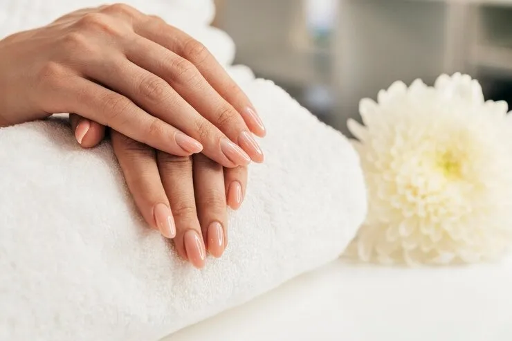 Tips for Healthy Nails: சினிமா நடிகைகள் போல் பளபளப்பான நகங்கள் வேண்டுமா?... இதையெல்லாம் பாலோப் பண்ணுங்க!