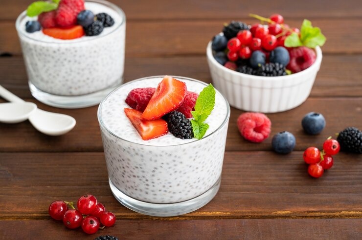 vanilla-chia-pudding-with-fresh